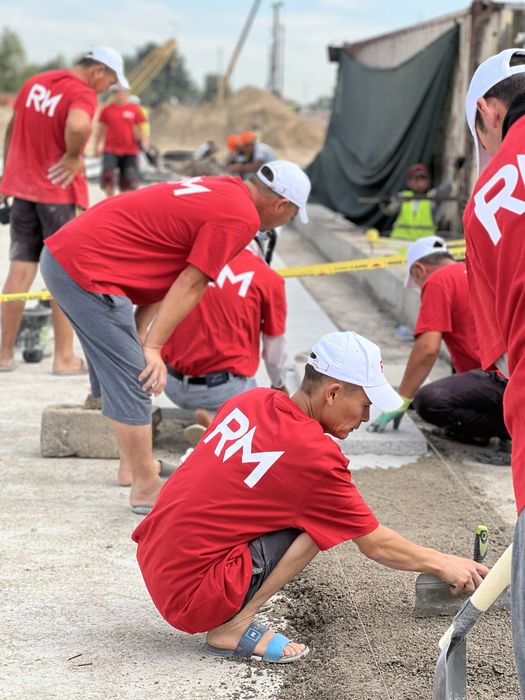 Профессиональная укладка тротуарной плитки-Granit Tosh terish xizmati