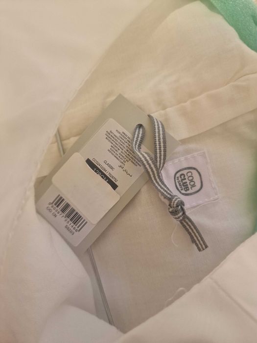 Vand rochie alba fete potrivita pentru 7-8 ani