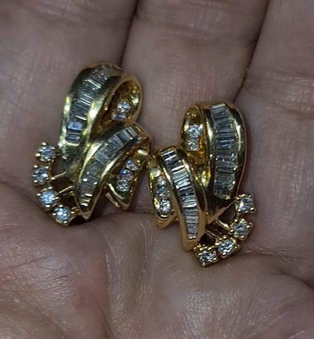 Оригинальные золотые серьги 750 пробы