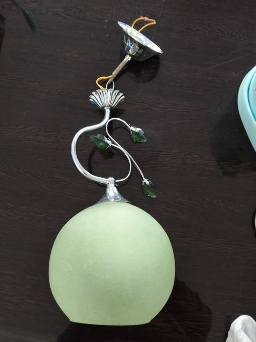 Продаётся люстра