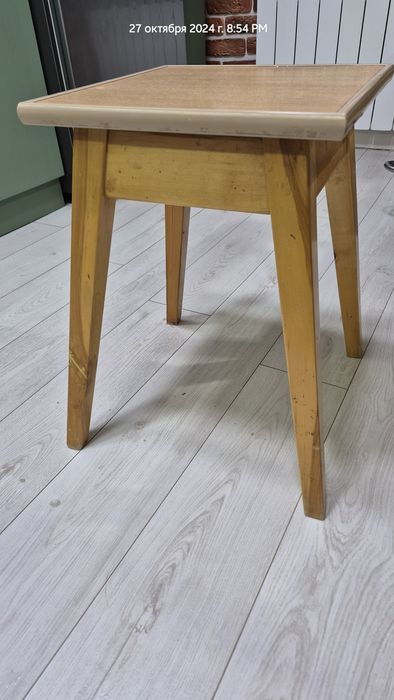 Табуретки ,три шт.