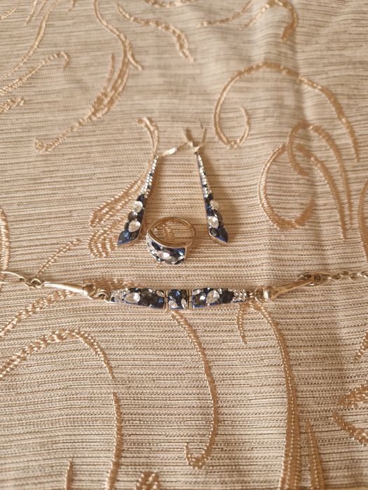 Комплект от обеци гривна и пръстен Swarovski
