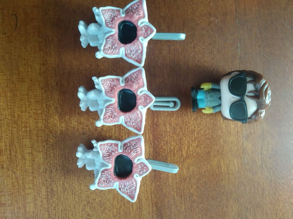 Фигурки Kinder Joy Stranger Things