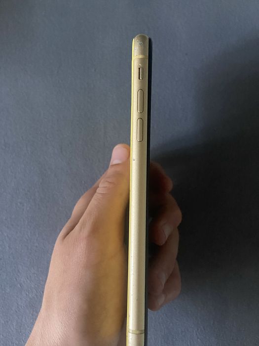 Продам Айфон Xr срочно