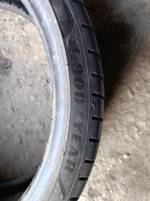 Летни гуми -2022г-20цола-245/35-1бр.-200лв."GOOD YEAR"-рънфлат