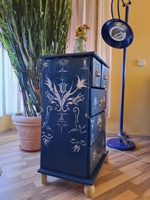 Comodă unicat pictată manual