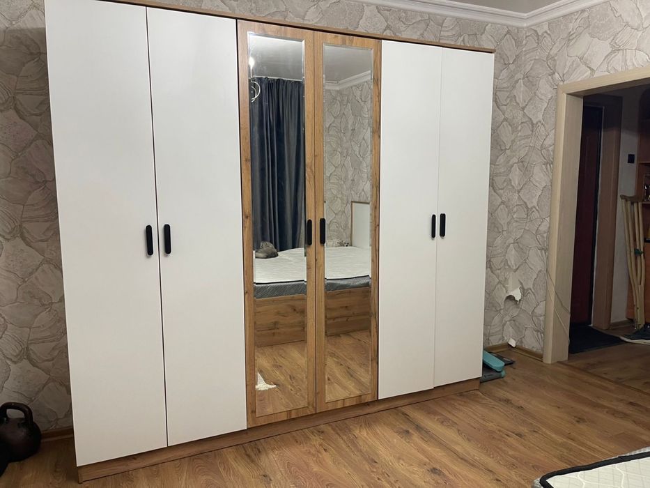 Спальный гарнитур