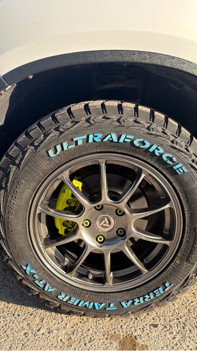 Ultraforce 215 70 R16