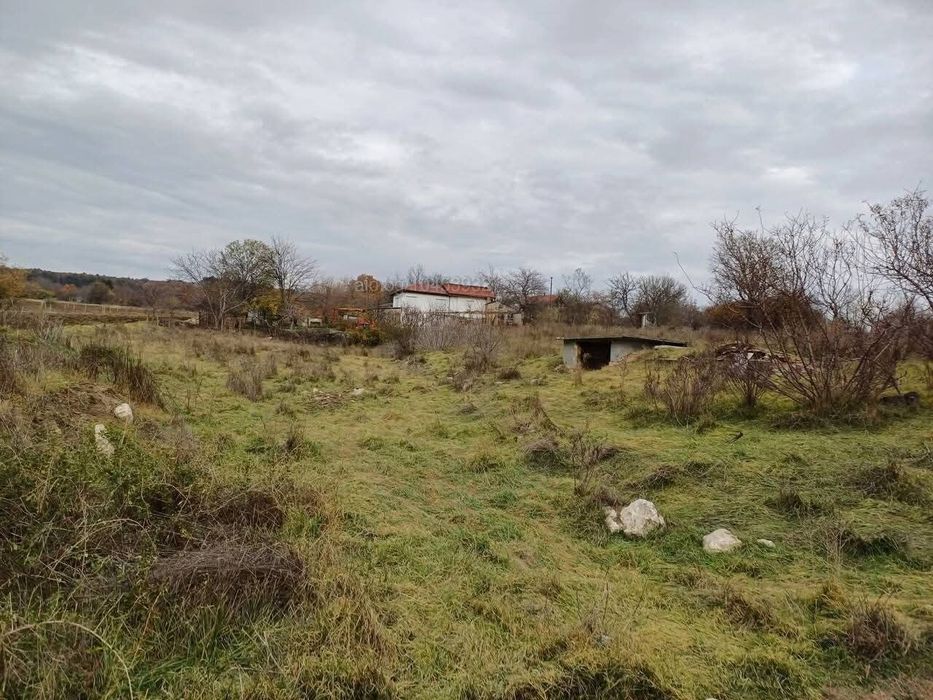 Дава се под наем Парцел в Аксаково - 5300 кв.м за 4.59 € - Снимка #2
