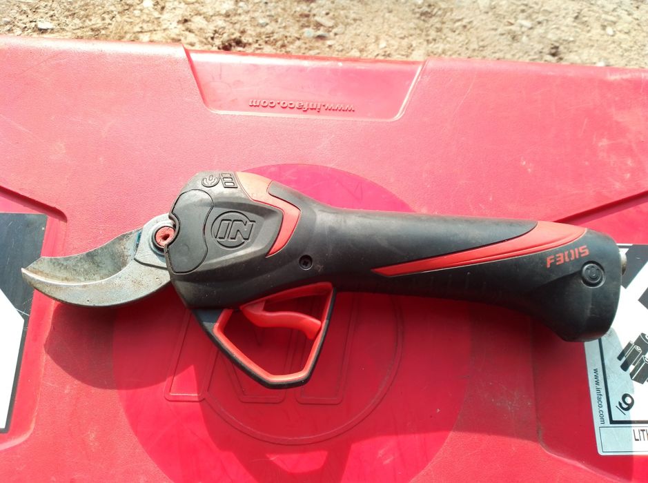 Foarfeca electrica infaco 3015