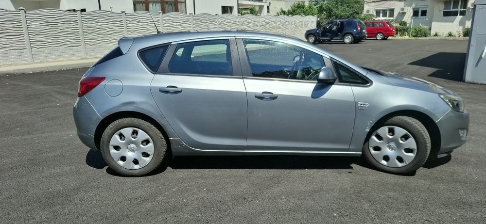 Opel astra j 1.6 benzina