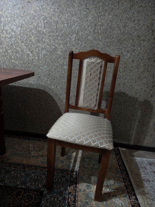 Стол со стульями 230см/120см(примерно)