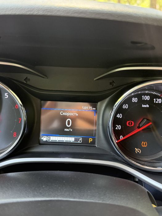 2024 Tracker 2 Premier +
