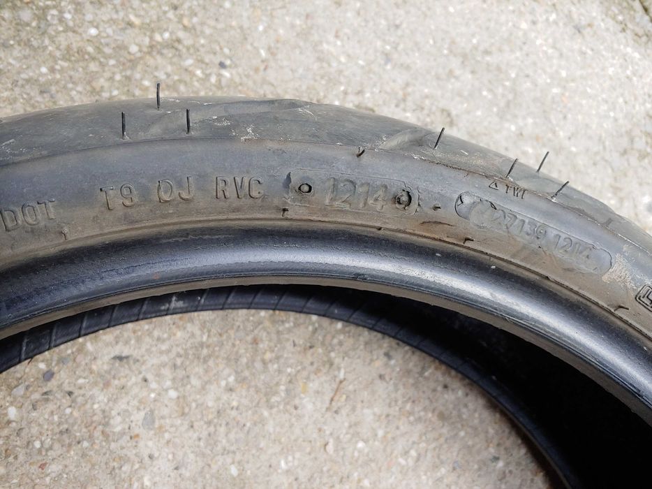 Гума за мотор предна 110/70/17 ДОТ2014