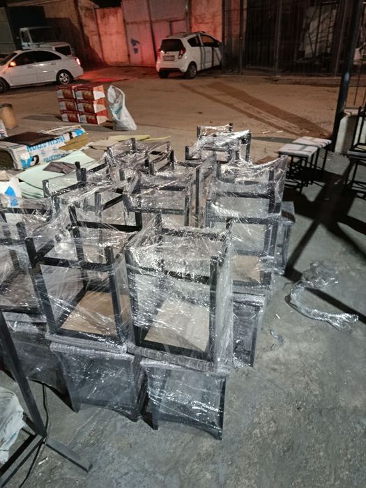 Табуретки металлический.