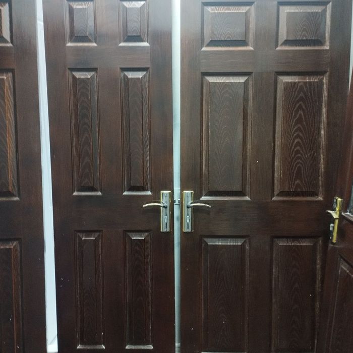 Продам двери 5 штук в хорошем состоянии.