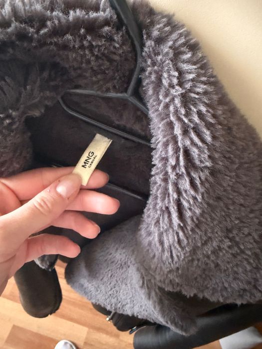 Кожено яке Mango