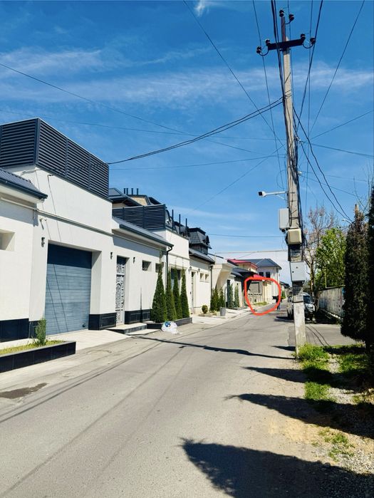 SROCHNA Islomobod mahallada 4sotix yer sotiladi