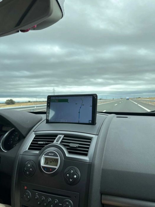 Navigatie Android Renault Megane 2 Dedicata - Carplay, QLed, DSP