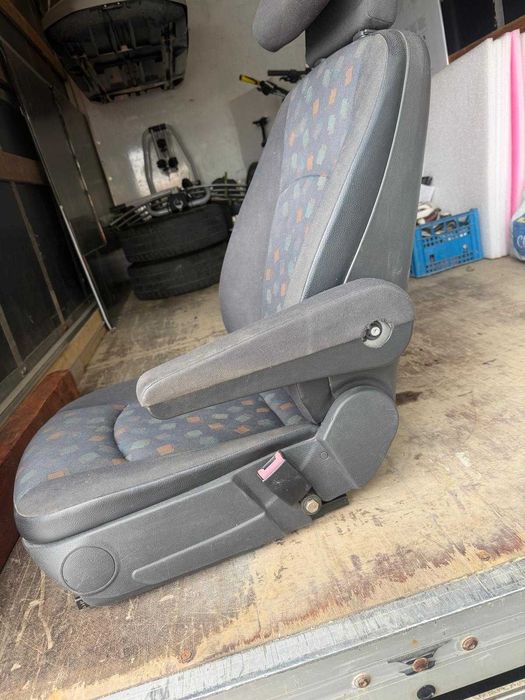 Vand scaun pasager cu cotiera fata Mercedes Benz Vito W639 (2003 - 2010) 2.2 CDI si cutie viteza