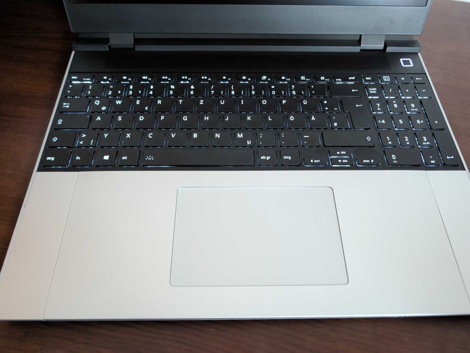 Framework 16 ryzen 7840HS RX7700S