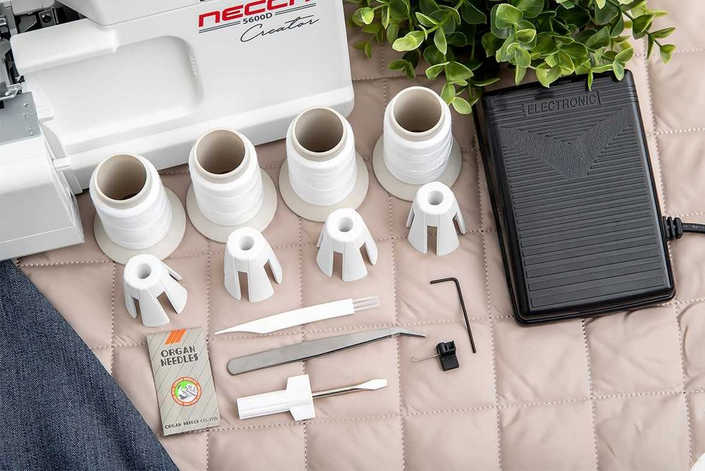 Оверлок Necchi C12 с нитевдевателем и мощным двигателем