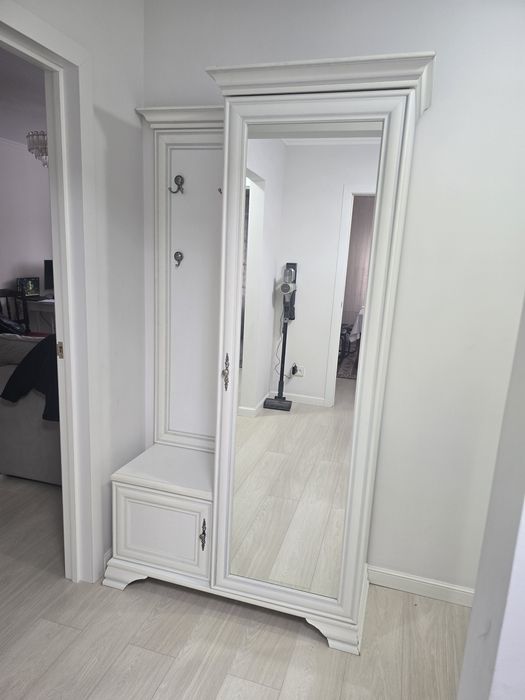 Продаётся шкаф в прихожую