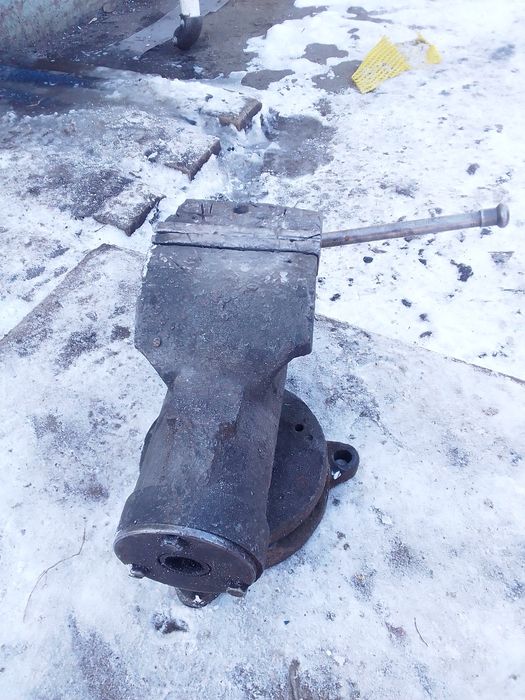 .тисыБаллонный ключ.трещетка