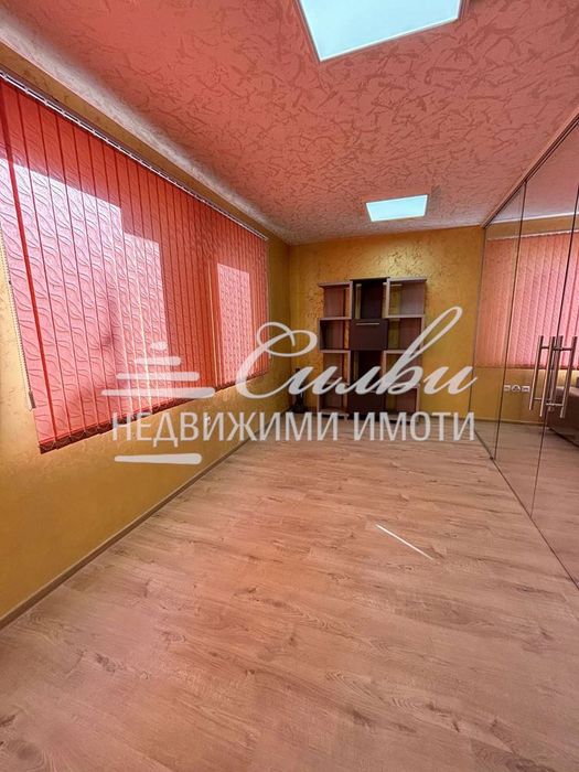 Дава се под наем Офис в Шумен, Център - 35 кв.м за 408 € - Снимка #1