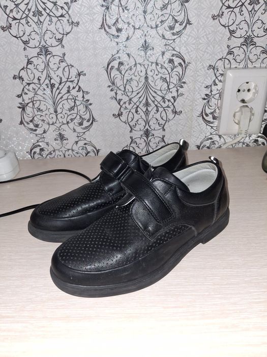 Продам туфли для мальчика