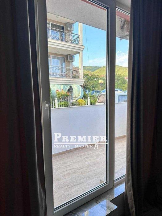 Продава се Двустаен апартамент в к.к. Слънчев бряг - 54 кв.м за 831 €/кв.м - Снимка #2