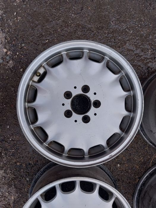 Диски R16. Один вареный. На Мерседес.