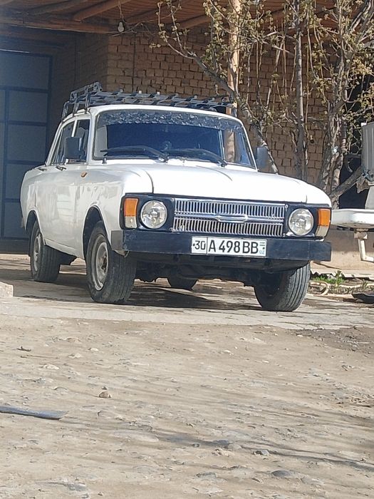 Mashina holati yaxshi faqat minish kerak hamma narsasi joida