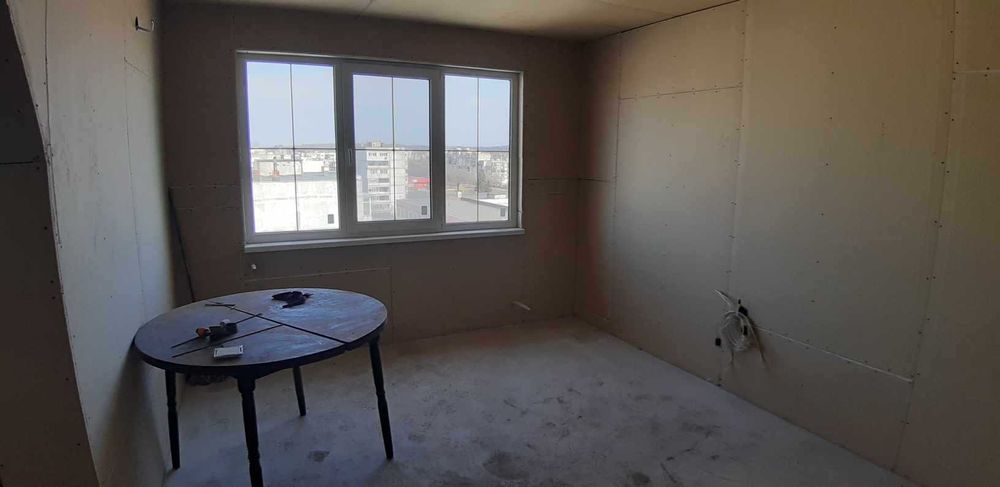 Продава се Четиристаен апартамент в Търговище, Запад 2 - 100 кв.м за 898 €/кв.м - Снимка #1