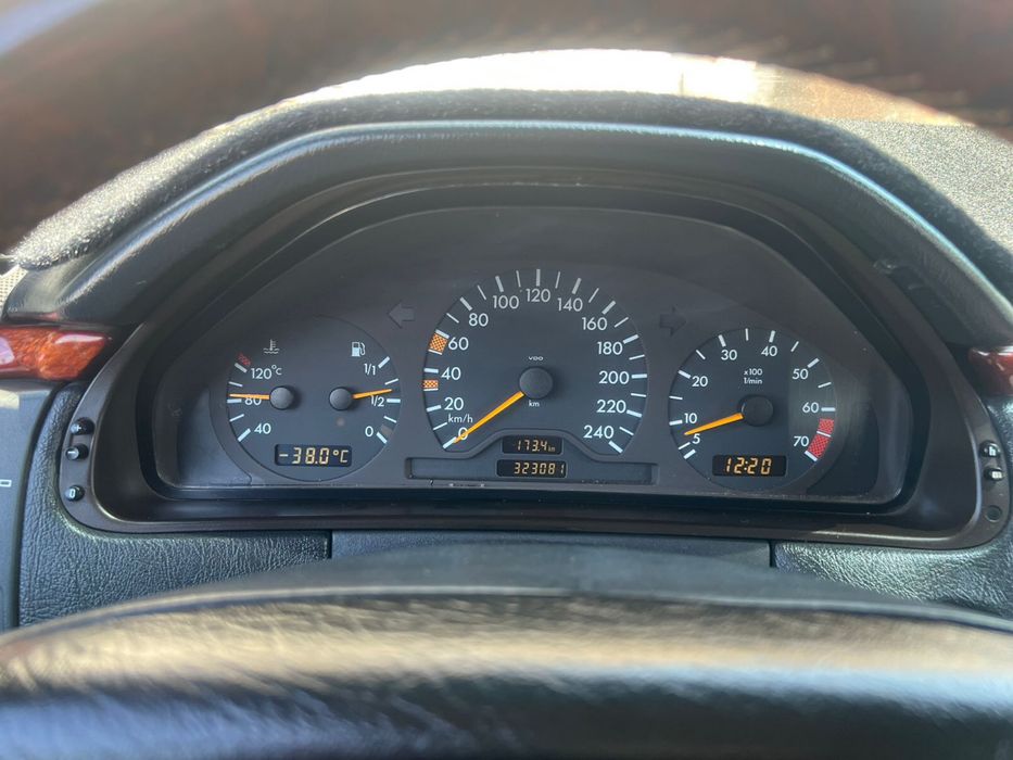 Продам мерседес w210