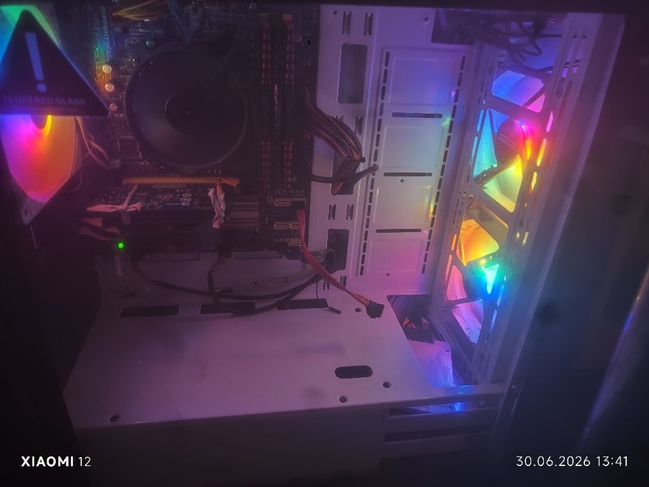 Vand urgent pc i3 16 gb ram