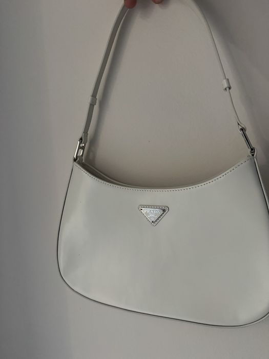 Geanta PRADA  un model superb