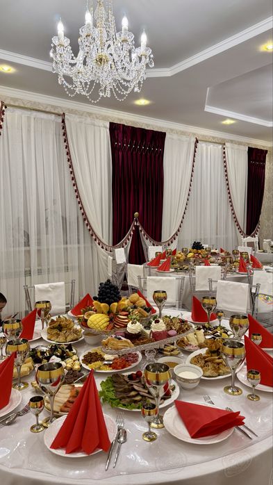 Аренда хрустальных стульев