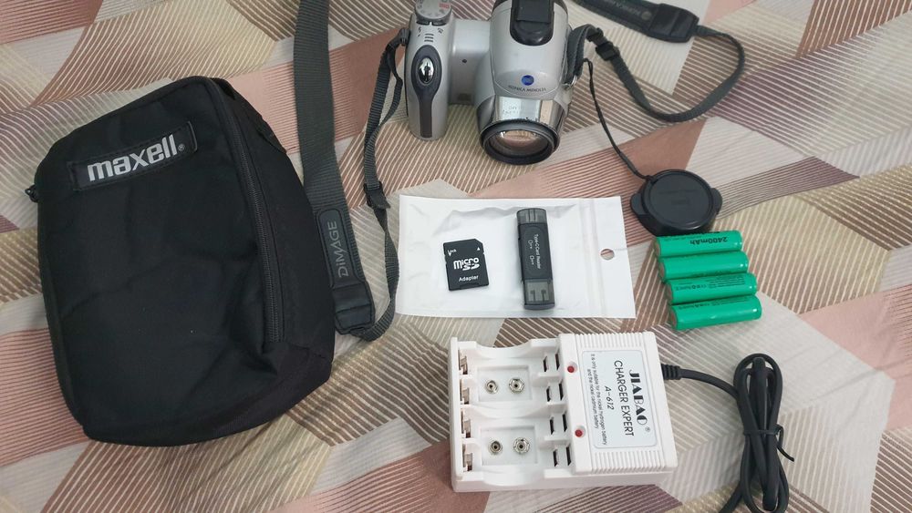 Konica Minolta DiMAGE Z3  - комплект