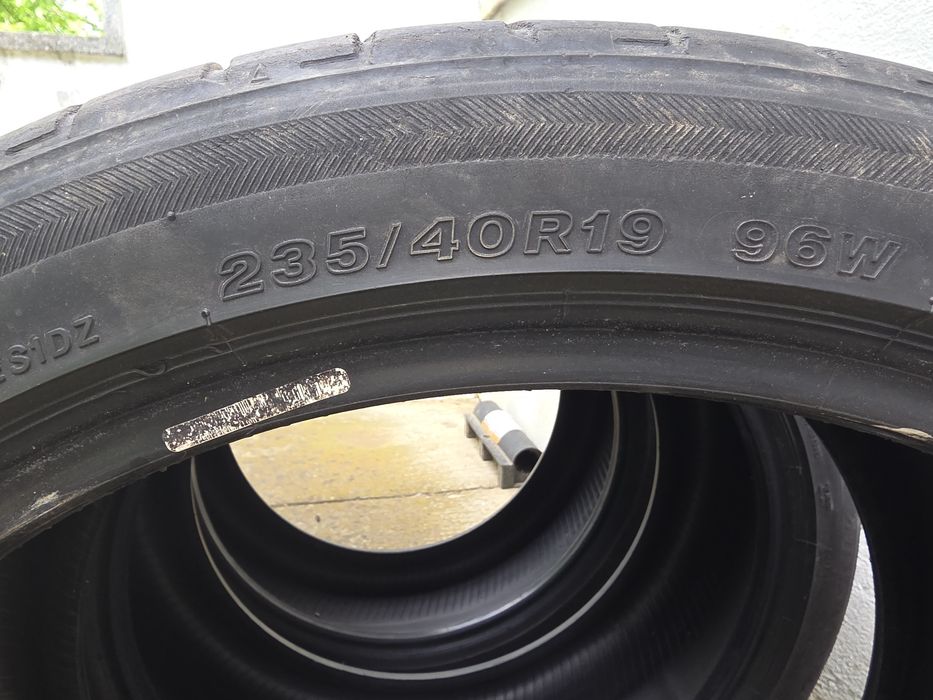 Anvelope 235/40 R19