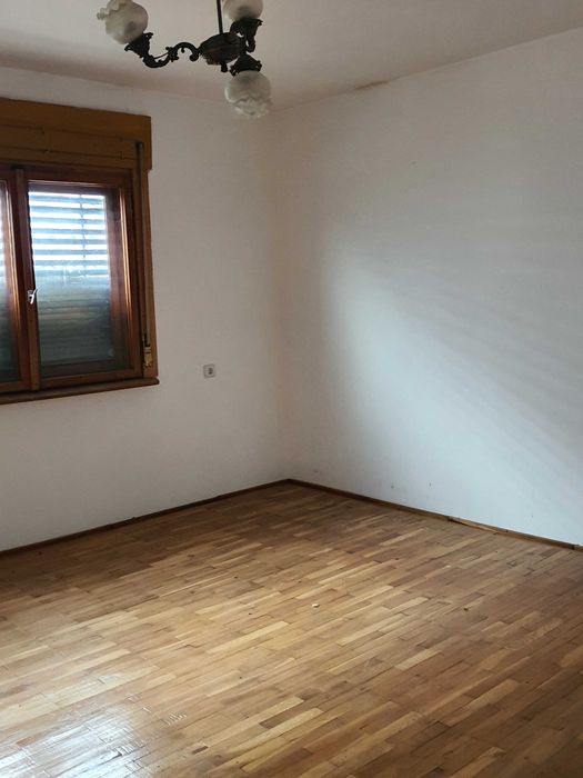 Vand casa in comuna Paulesti