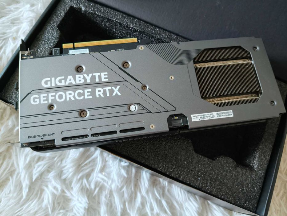 Продам видеокарту gigabyte 4060