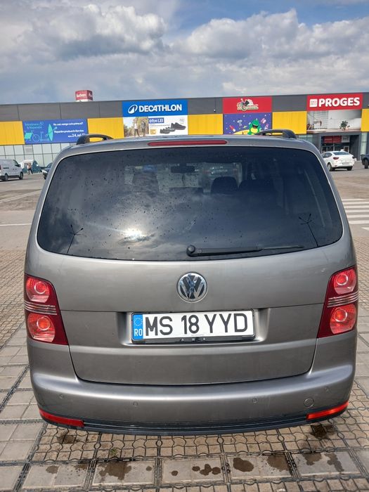 Vand touran 7 locuri