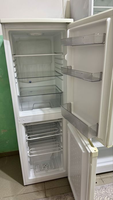 Холодильник в рабочем состояние