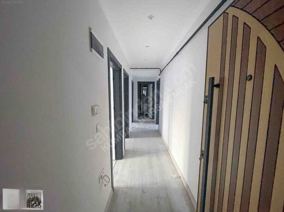 Дава се под наем Тристаен апартамент в Пловдив, Беломорски - 100 кв.м за 84900 € - Снимка #4