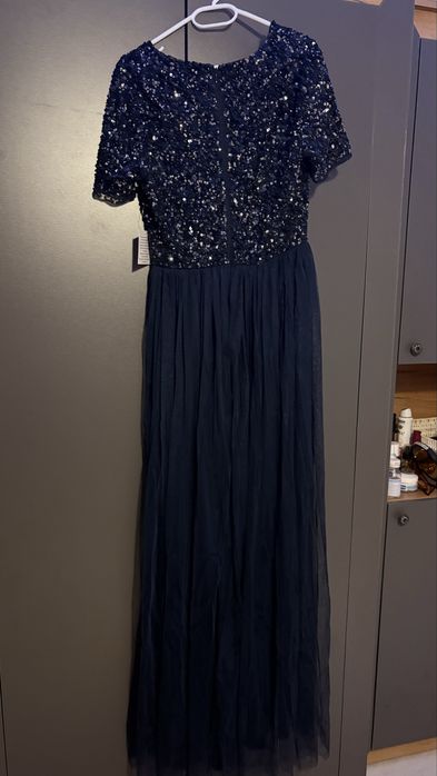 Официална рокля