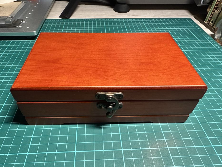 Зажигалка бензиновая