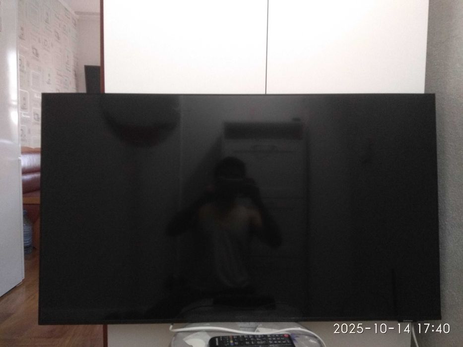 Samsung  4К ТВ с полоской