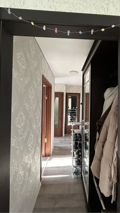 Идем девочку на подселение