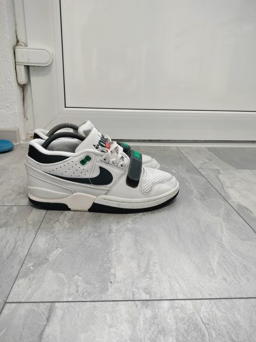 Vând adidași Nike Air Alpha force